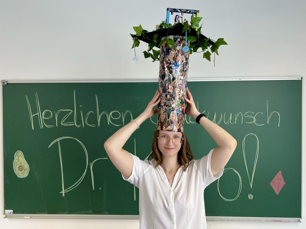 Wolf Group News Research PhD Karolina Trabitsch Transition metalate white phosphorus